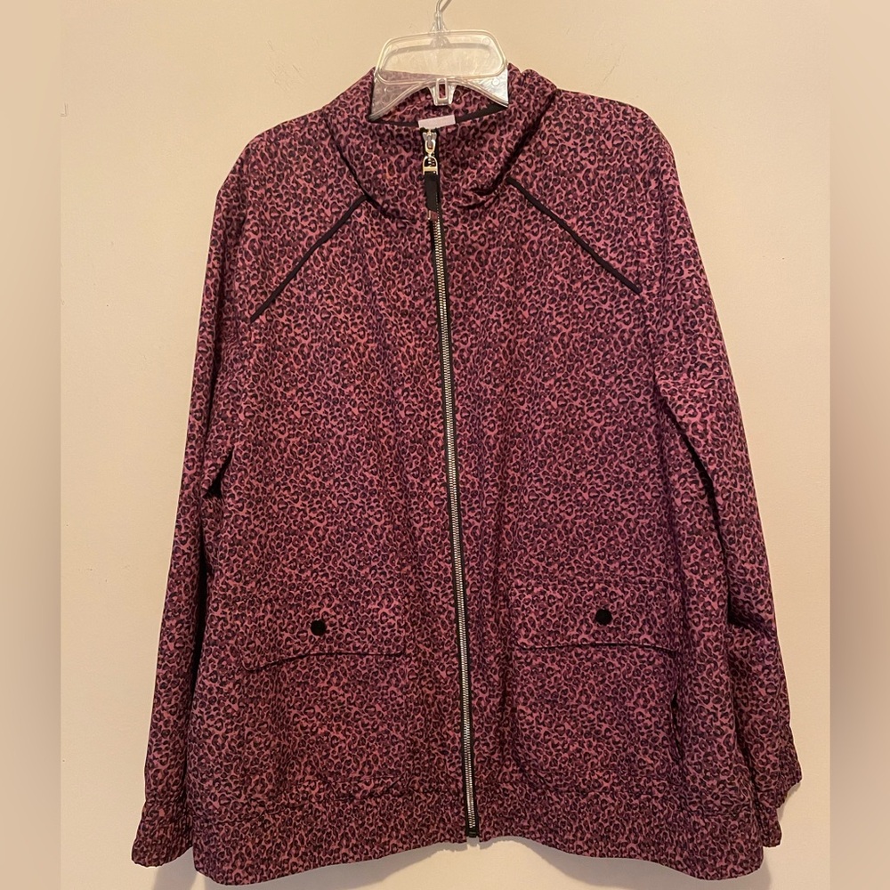Chico’s Zenergy Cheetah Print Jacket.  Long Sleeves and
Front Pickets. Size 3.